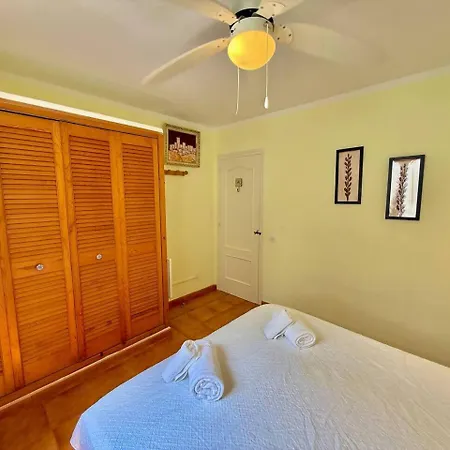 아파트 Con Piscina Y Vistas Al Mar En *